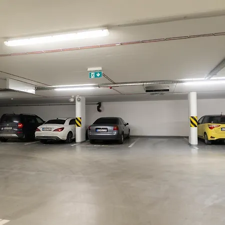 Quiet & Cozy Old Town - Free Underground Parking Lejlighed *